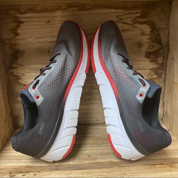 time to fly hoka one one